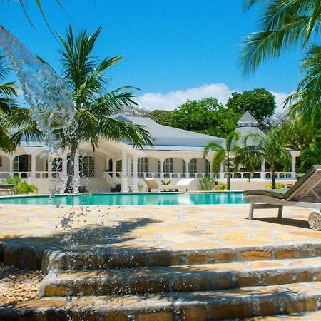 Zumzum Beach House Bed and Breakfast Kinondo Esterno foto