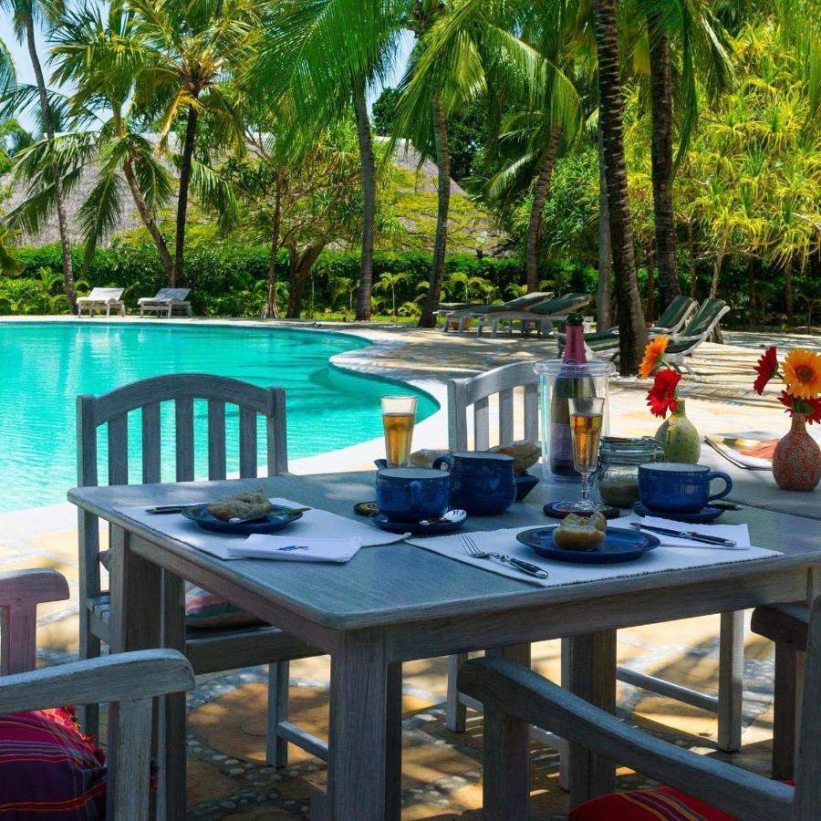 Zumzum Beach House Bed and Breakfast Kinondo Esterno foto
