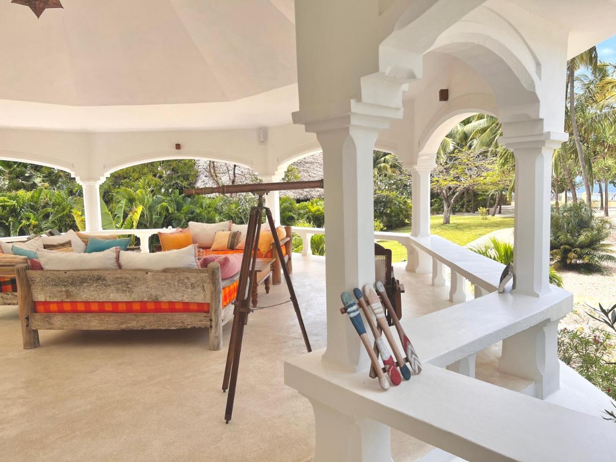 Zumzum Beach House Bed and Breakfast Kinondo Esterno foto