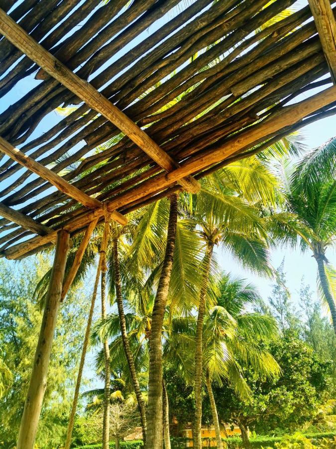 Zumzum Beach House Bed and Breakfast Kinondo Esterno foto