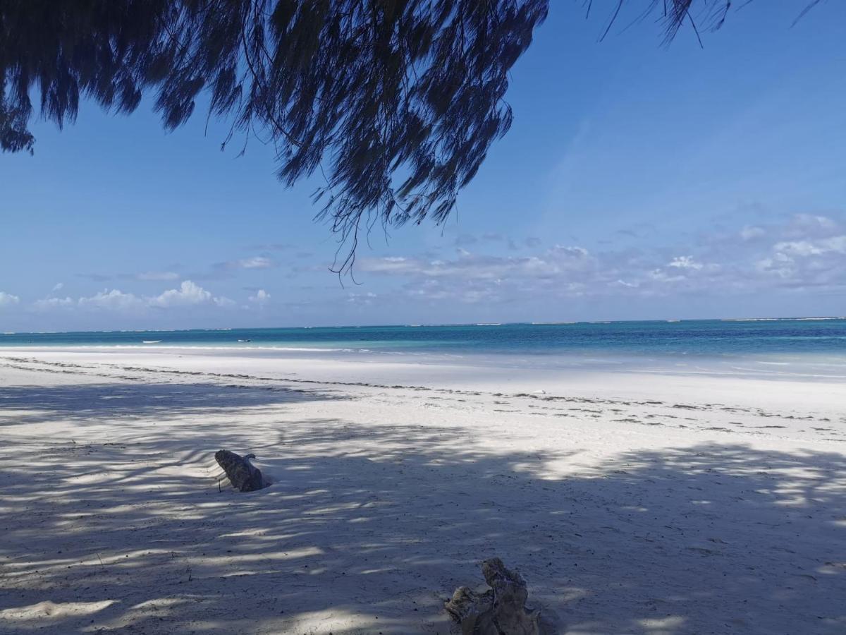 Zumzum Beach House Bed and Breakfast Kinondo Esterno foto