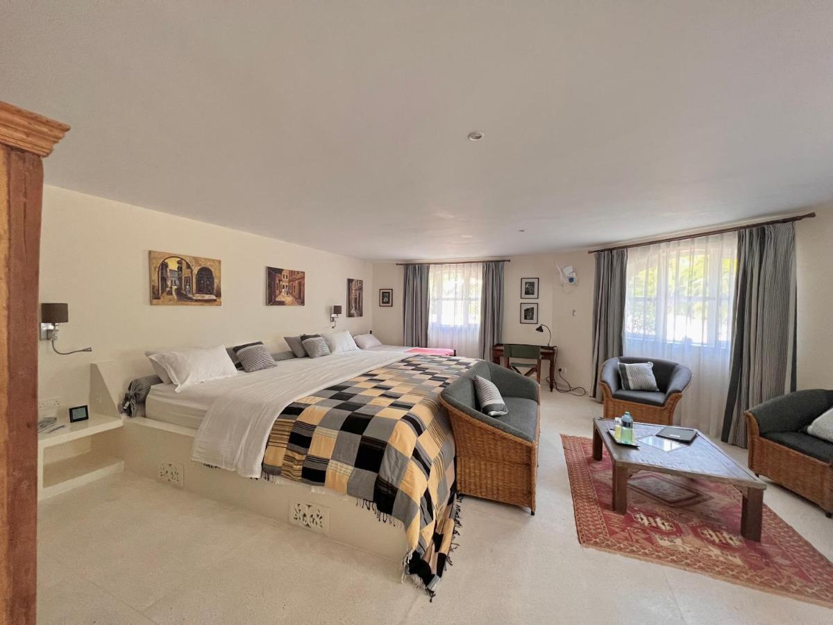 Zumzum Beach House Bed and Breakfast Kinondo Esterno foto