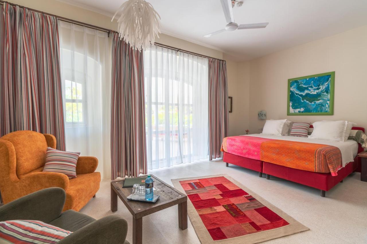 Zumzum Beach House Bed and Breakfast Kinondo Esterno foto