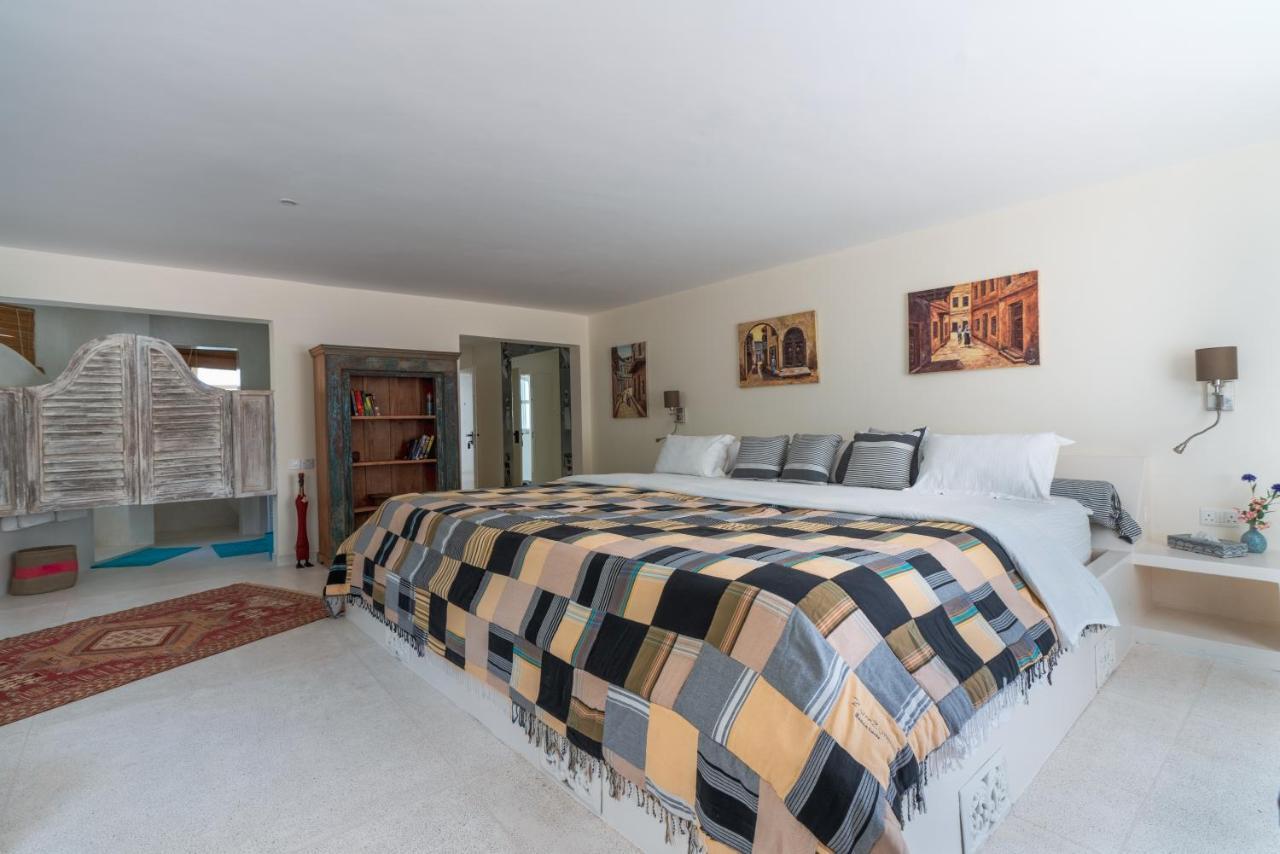 Zumzum Beach House Bed and Breakfast Kinondo Esterno foto